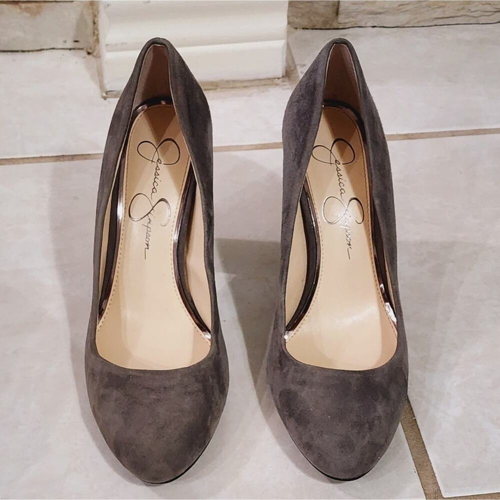 Jessica Simpson Gray Suede Leather Block Heel Round Toe Classic Pumps Size 7.5 - Picture 3 of 8